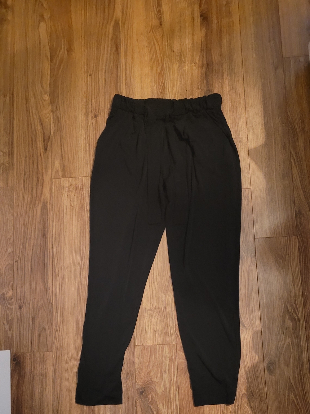 Women's Black Elastic Waist Tapered Pants